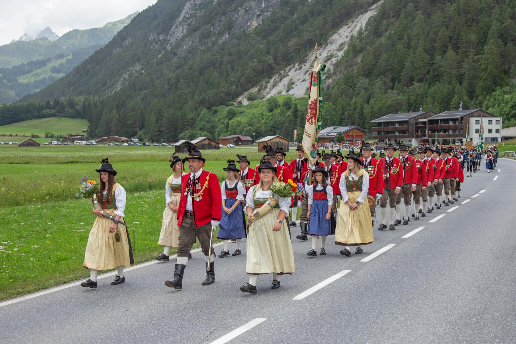 Bezirksschützenfest in Schnann am 30.06.