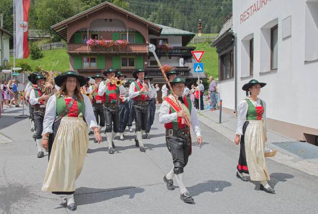 Musikkapelle St. Jakob am Arlberg beim Schützenfest in St. Anton am Arlberg - 07.08.2022