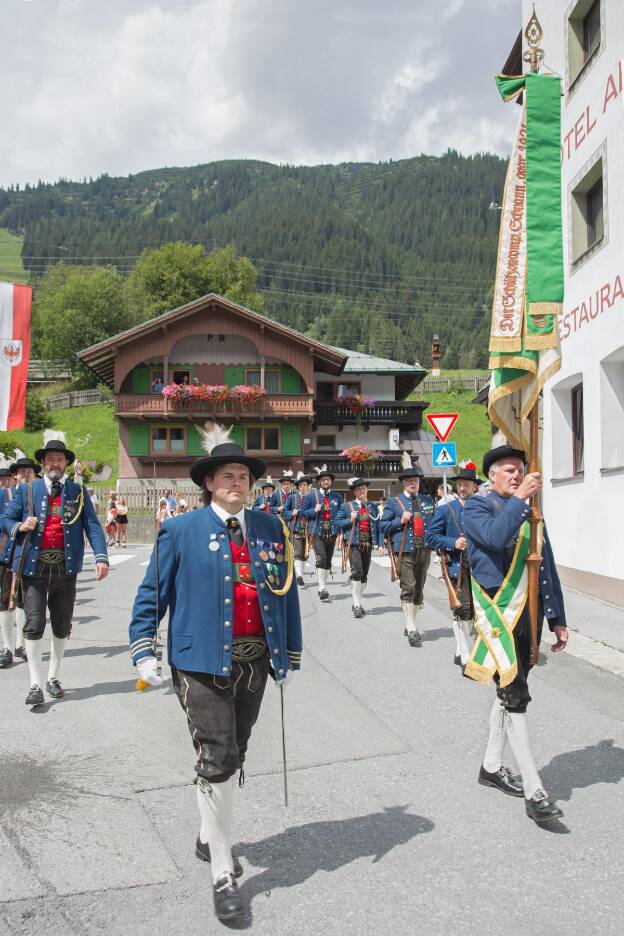 Schützenkompanie Schnann beim Schützenfest in St. Anton am Arlberg - 07.08.2022