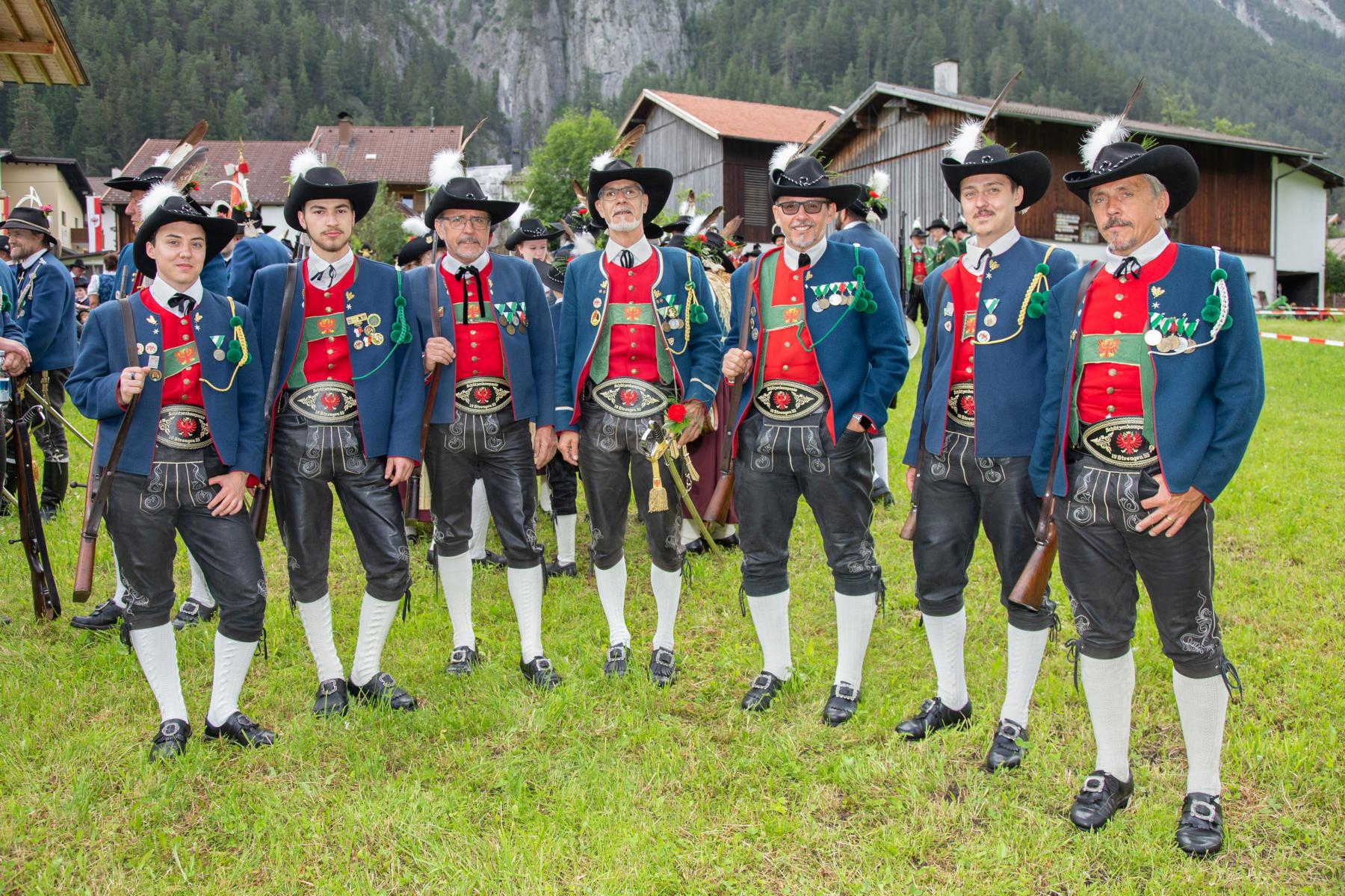 Bezirksschützenfest in Schnann am 30.06.