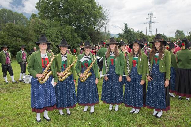 Musikantinnen aus Axams beim Bezirksmusikfest in Völs - 10.07.2022