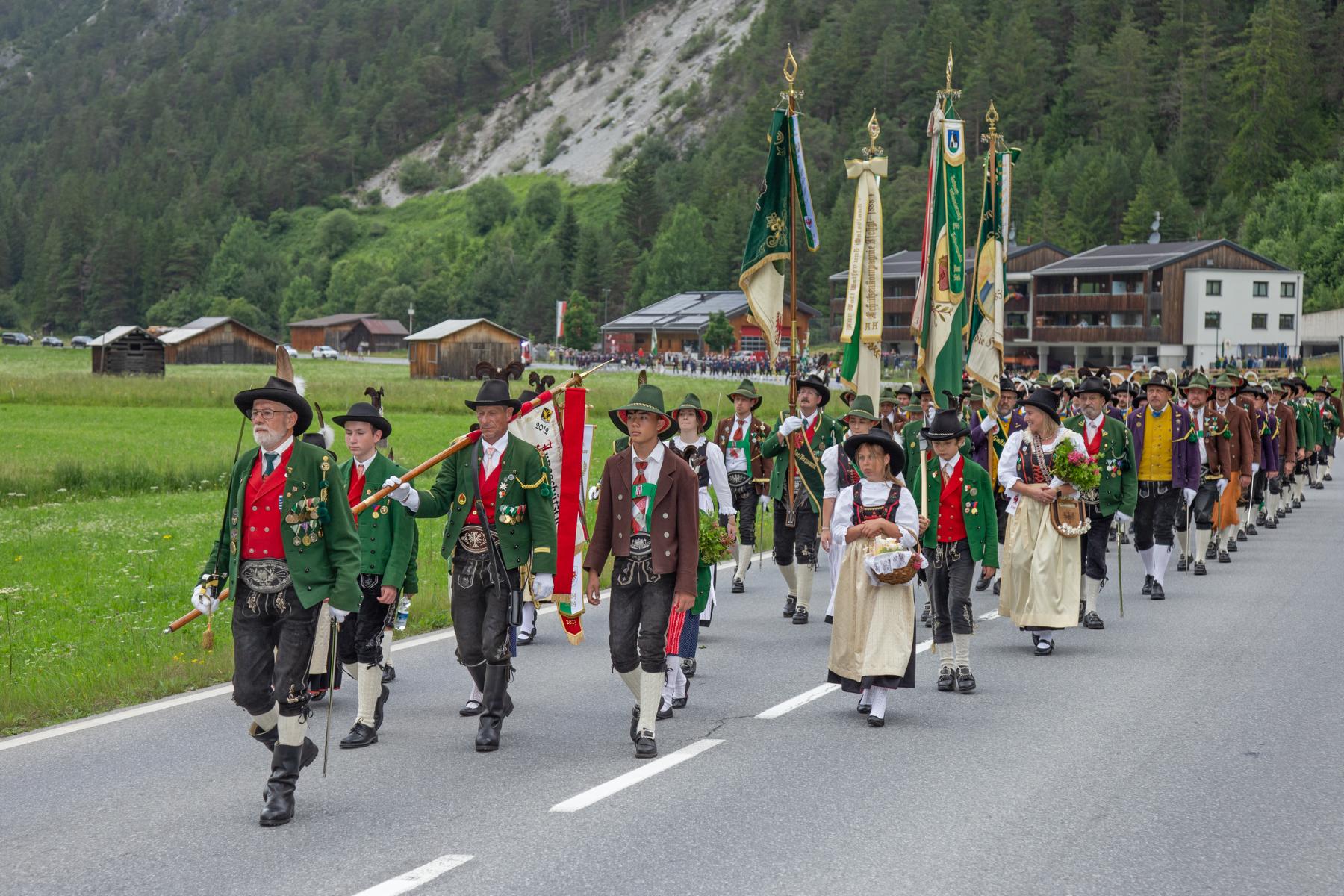 Bezirksschützenfest in Schnann am 30.06.
