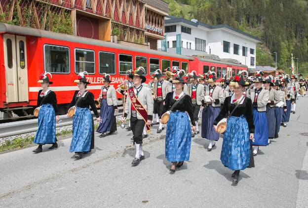 Musikkapelle aus Strass im Zillertal beim Gauderfest - 01.05.2022