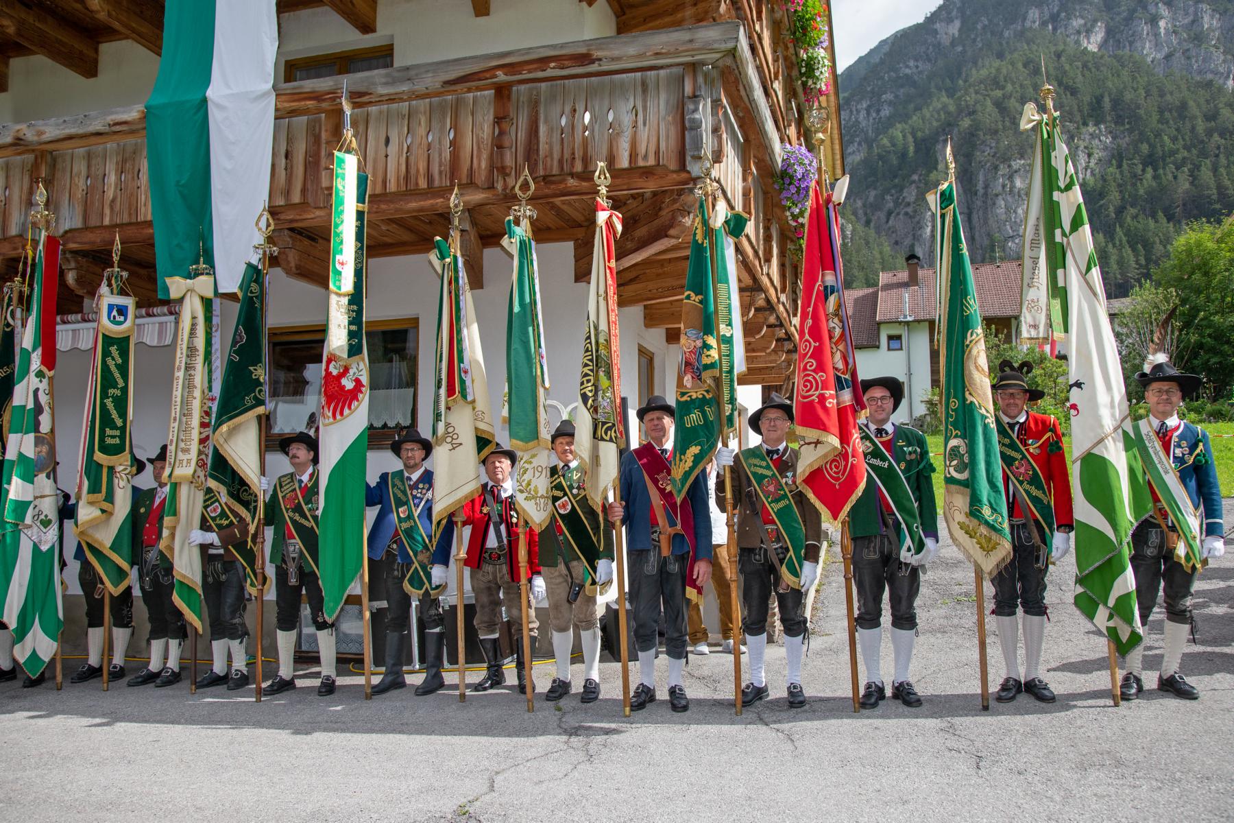 Bezirksschützenfest in Schnann am 30.06.